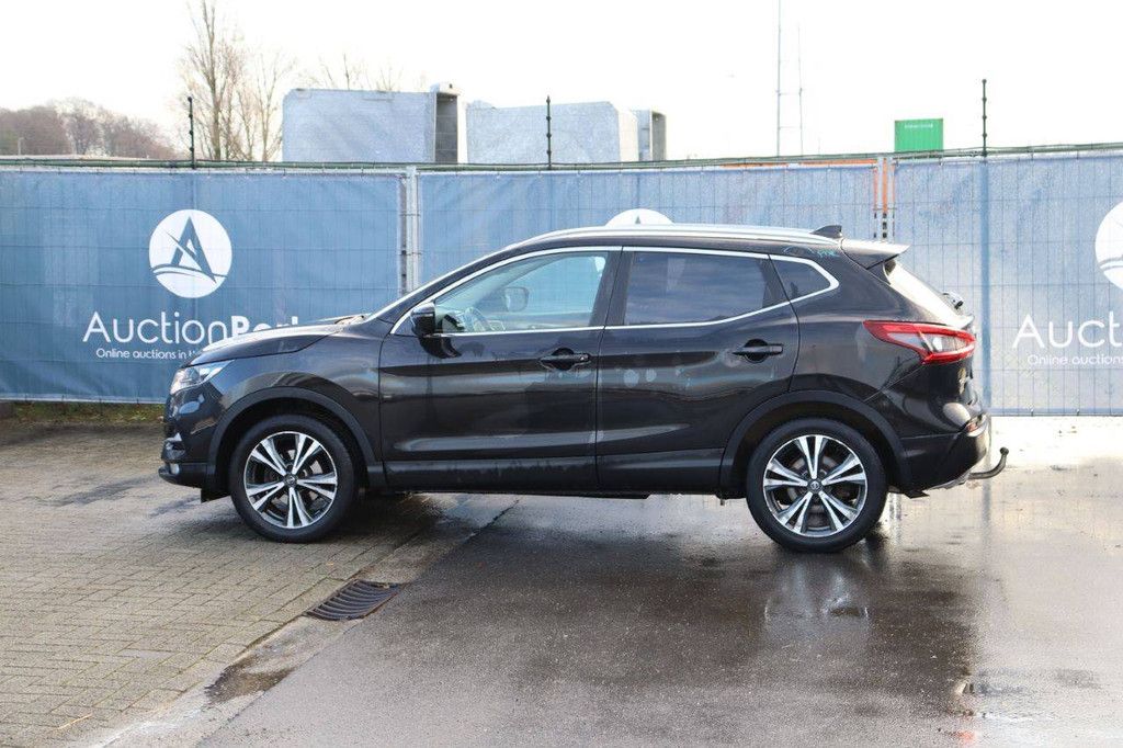 SUV Nissan Qashqai Petrol 115hp 2018 (Margin)