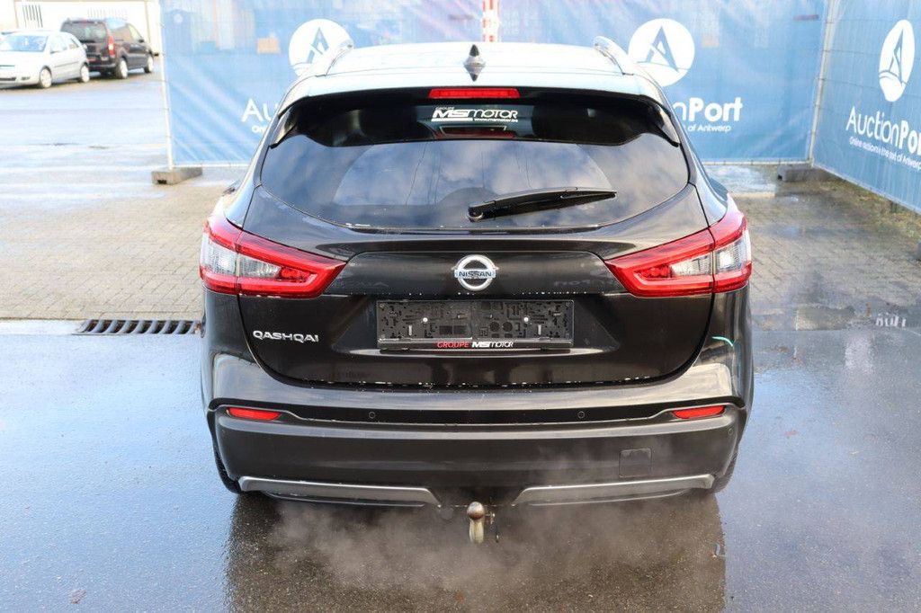 SUV Nissan Qashqai Petrol 115hp 2018 (Margin)