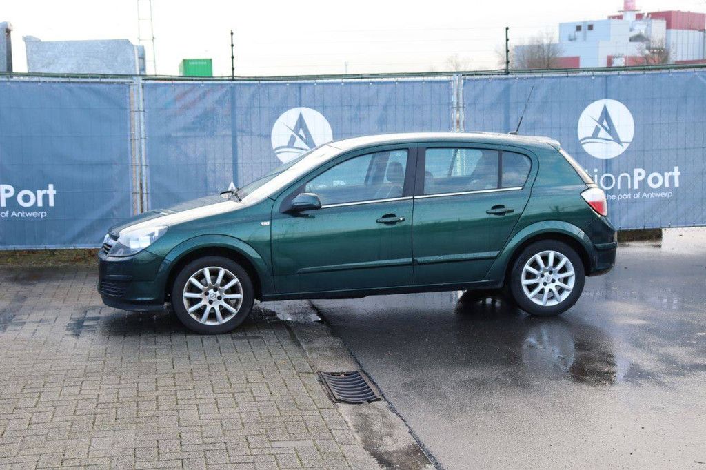 Passenger car Opel Astra Petrol 90 hp 2004 (Margin)