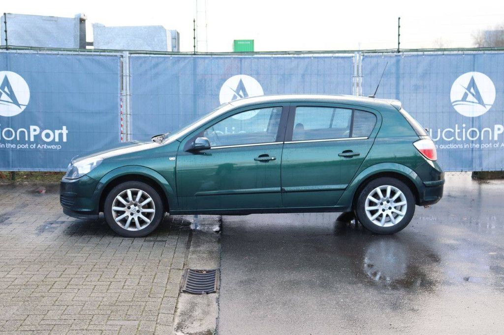 Passenger car Opel Astra Petrol 90 hp 2004 (Margin)