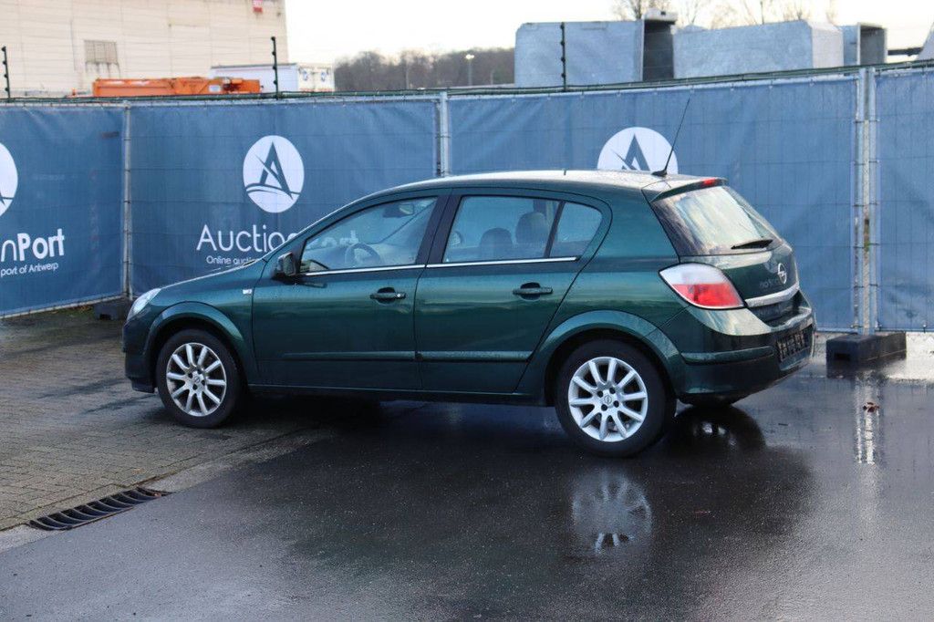 Passenger car Opel Astra Petrol 90 hp 2004 (Margin)