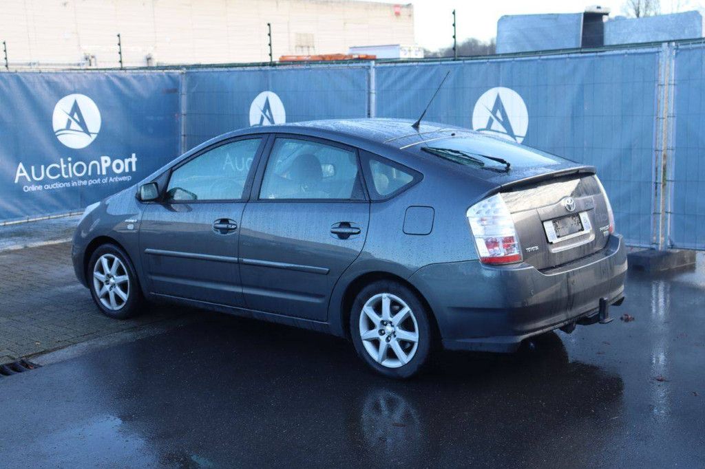 Pkw Toyota Prius Benzin (Vollhybrid) 78 PS 2008 (Marge)