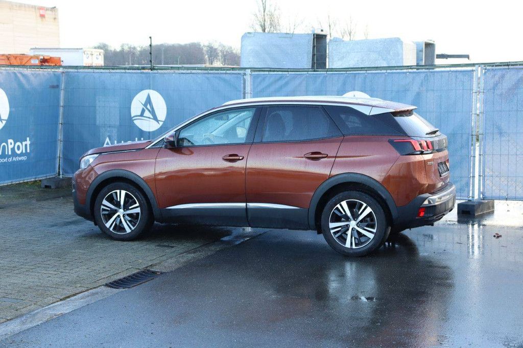 SUV Peugeot 3008 Petrol 130 hp 2020 (Margin)
