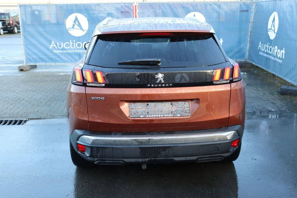 SUV Peugeot 3008 Petrol 130 hp 2020 (Margin)