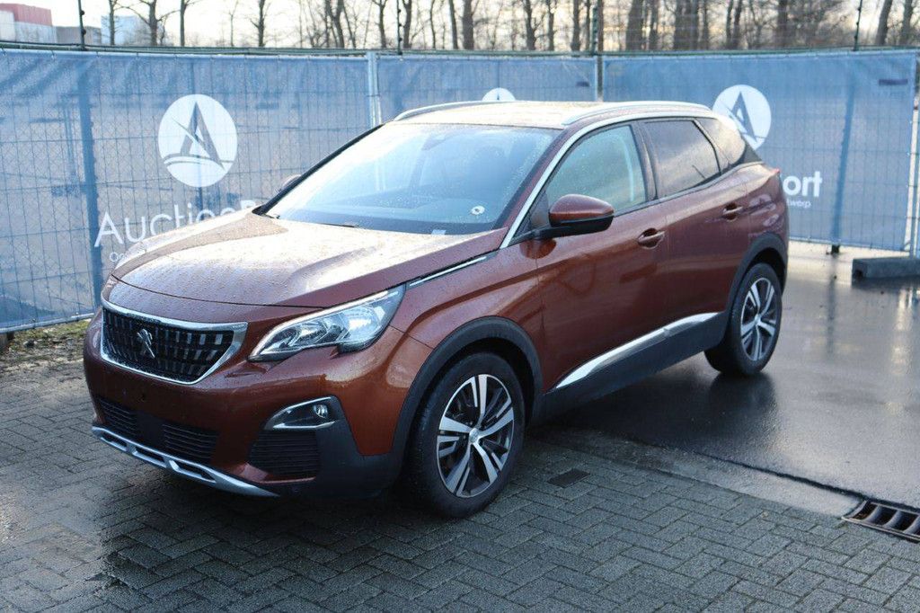 SUV Peugeot 3008 Petrol 130 hp 2020 (Margin)