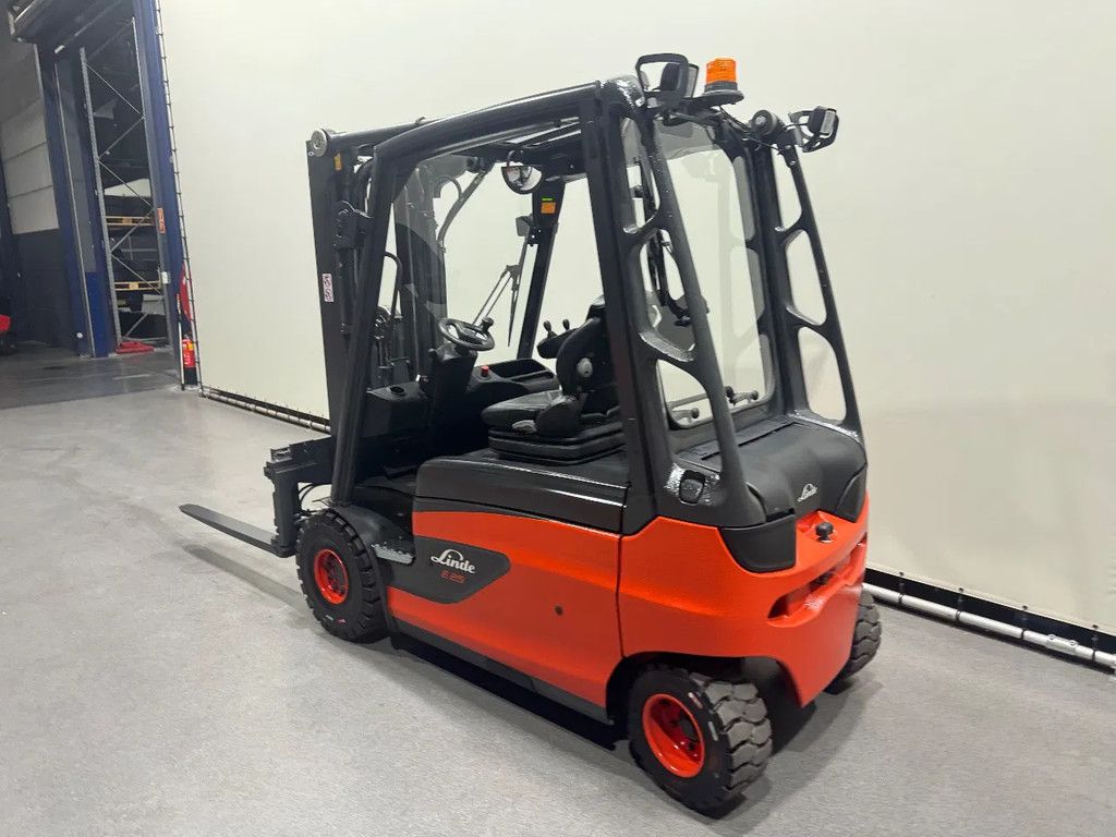 Linde 387 E 25 L-01. Inclusief nieuwe accu