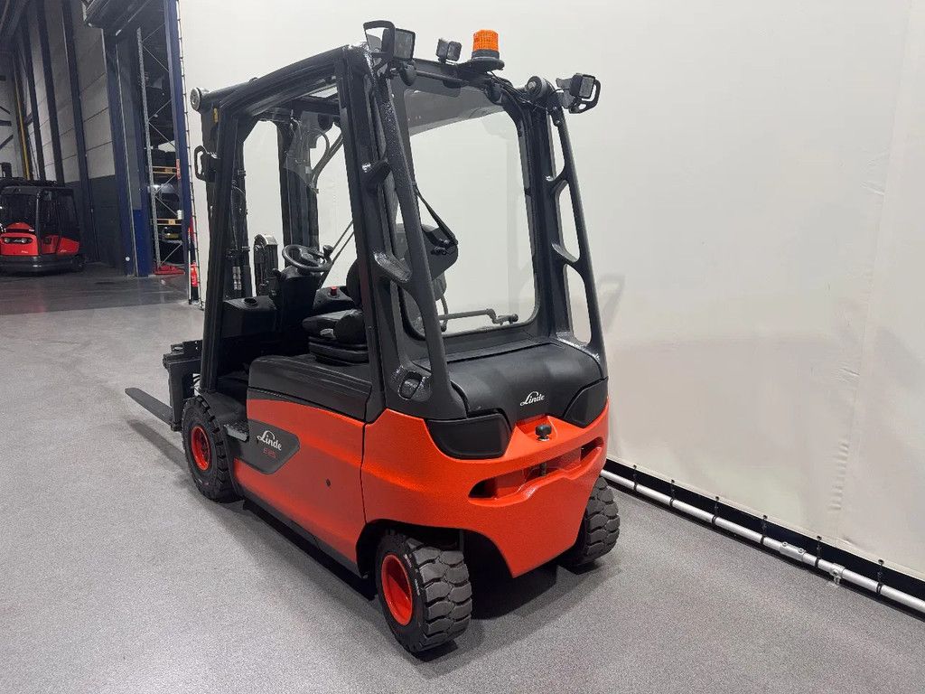 Linde 387 E 25 L-01. Inclusief nieuwe accu