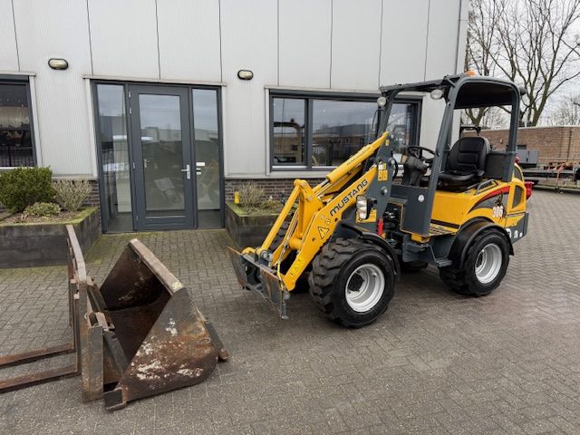 Mustang Manitou 306 Slechts 500uur !!! Minishovel Kniklader 20km