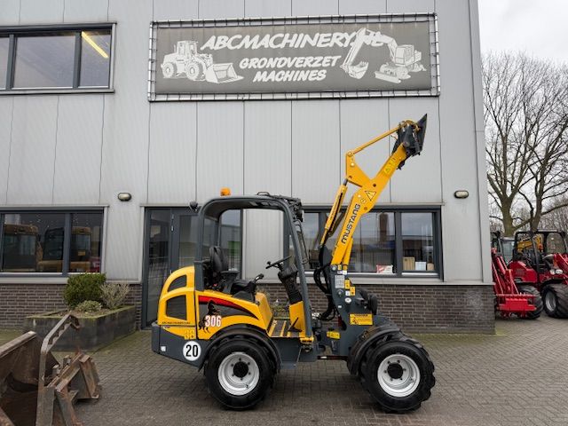 Mustang Manitou 306 Slechts 500uur !!! Minishovel Kniklader 20km