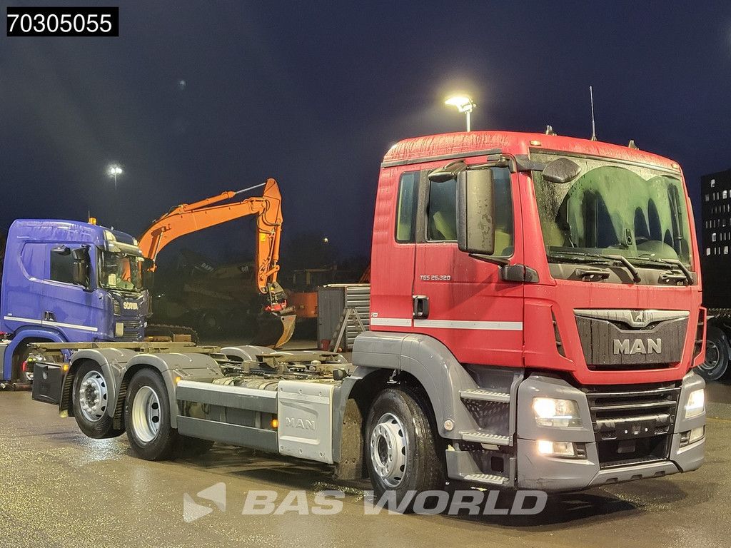 MAN TGS TGS 26.320 6X2 BDF Lift+Steering axle ADR Automatic Euro 6