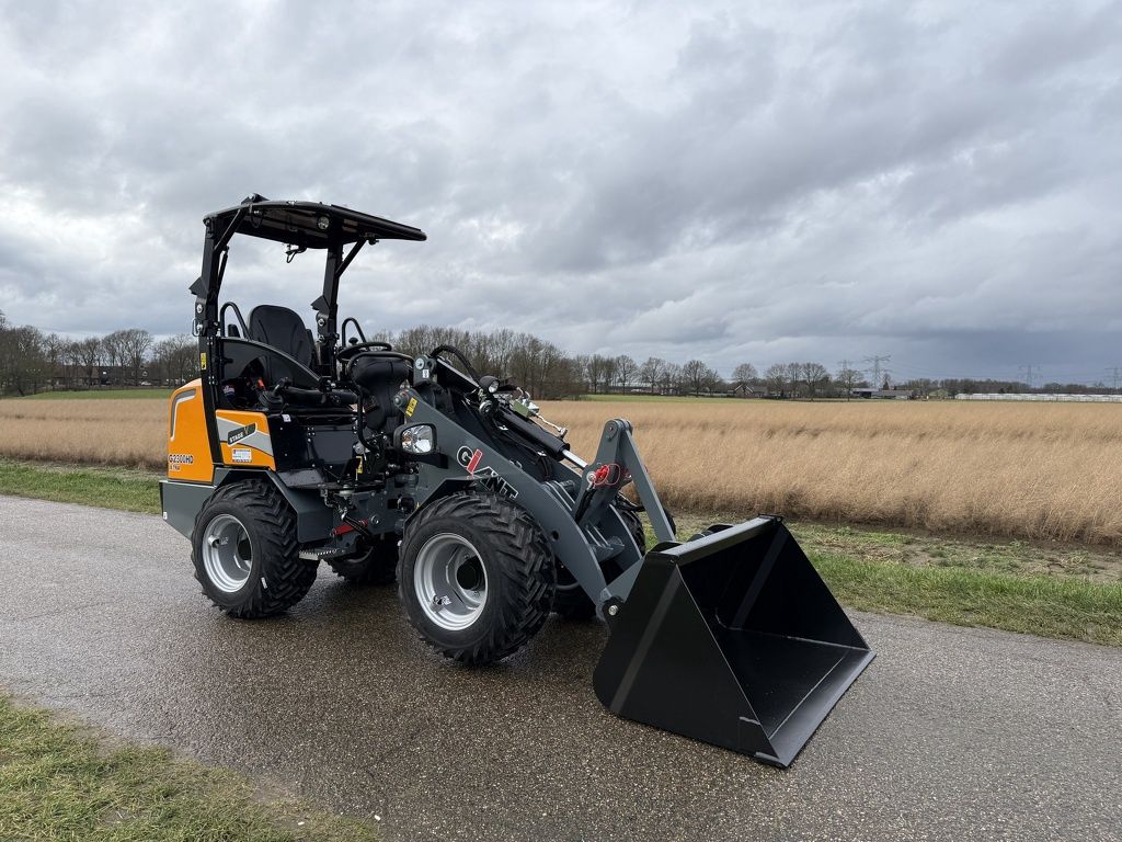 Giant G2300 X-TRA HD minishovel / shovel (met pro-inching)