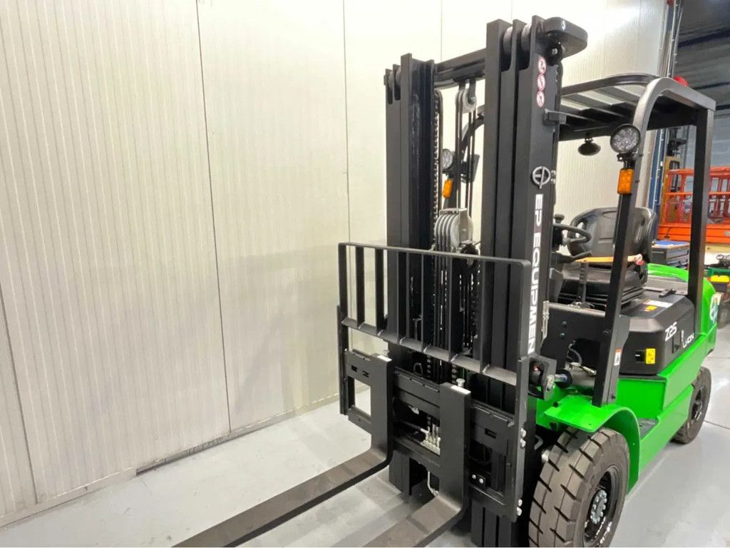 EP EFXZ-251 Vorkheftruck EFXZ-251 4,8 meter - Triplex - Freelift- SideShift - Li-Ion