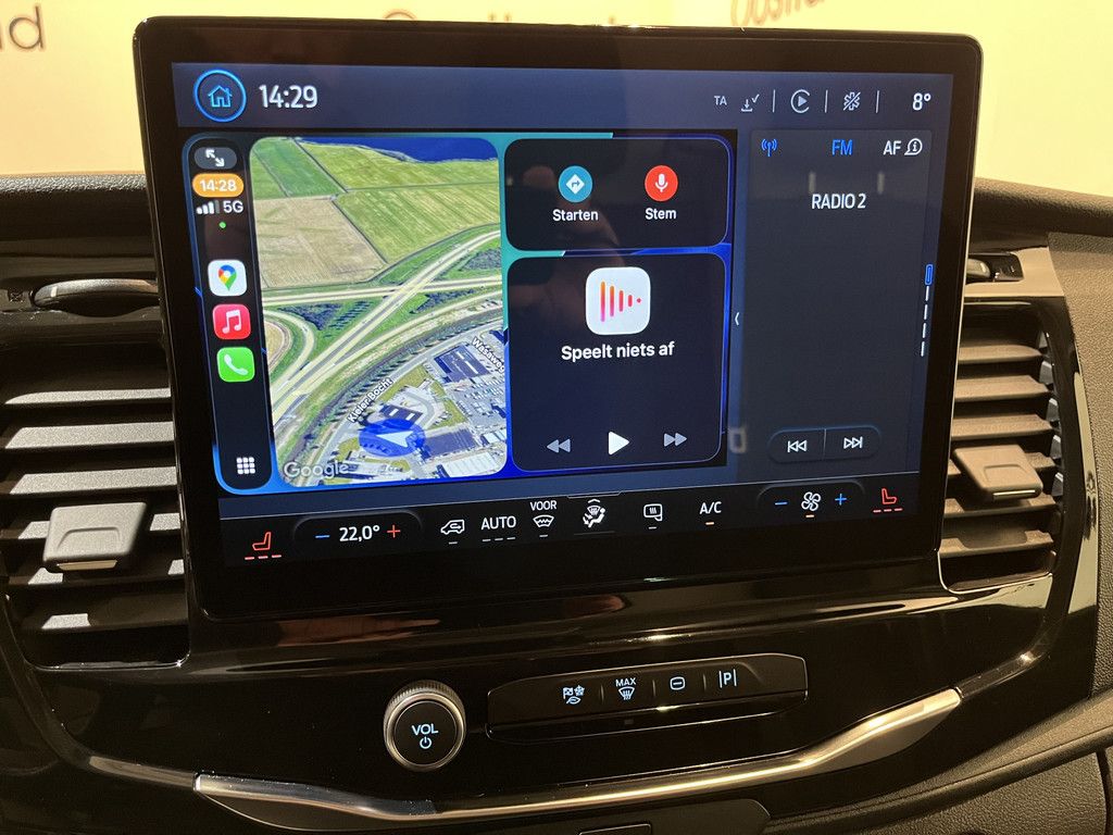 Ford E-Transit 350 L2H2 Trend 68 kWh / 100% Elektrisch !! / Airco / Cruise Control / CarPlay / Camera / Navigatie / 3-Zits / 5.100 KM !!