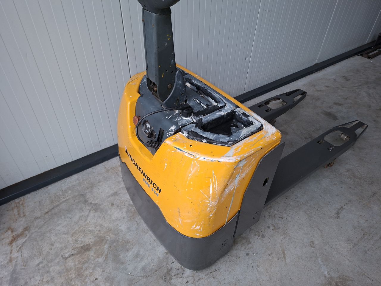 Elektrische palletwagen Jungheinrich EME 114 brede vorken