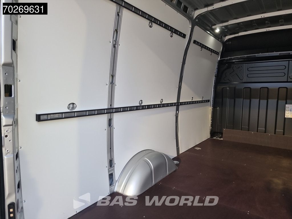 Iveco Daily 35S21 3.0L Automaat 210PK 3,5t Trekhaak ACC LED Camera Parkeersensoren Tacho Euro6 L2 12m3 A/C Towbar