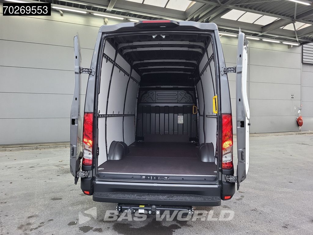 Iveco Daily 35S21 3.0L Automaat 210PK 3,5t Trekhaak ACC LED Airco Camera Parkeersensoren Tacho Euro6 L2 12m3 Klima AHK