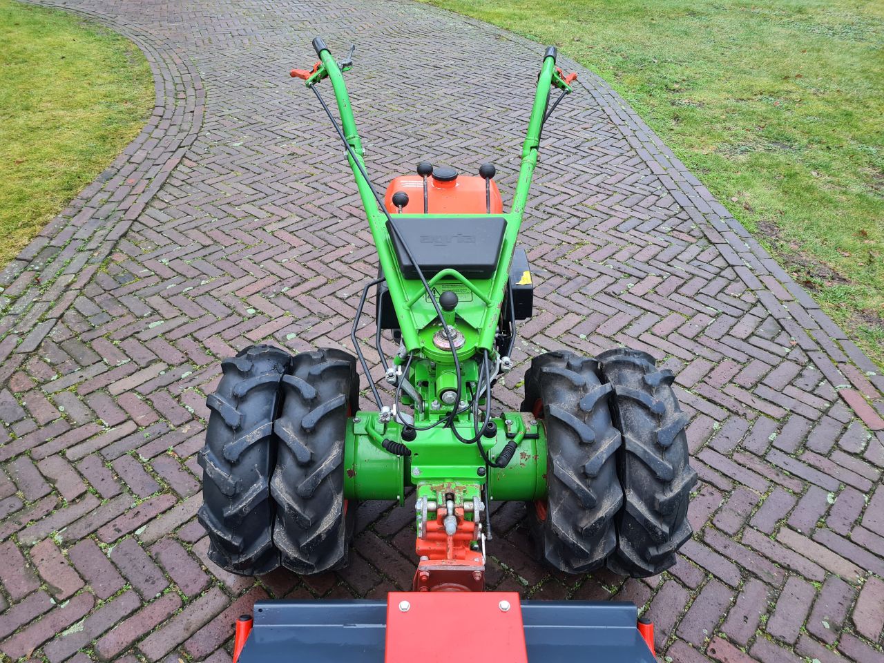 Agria 5500 met maaidek cyklo maaidek.