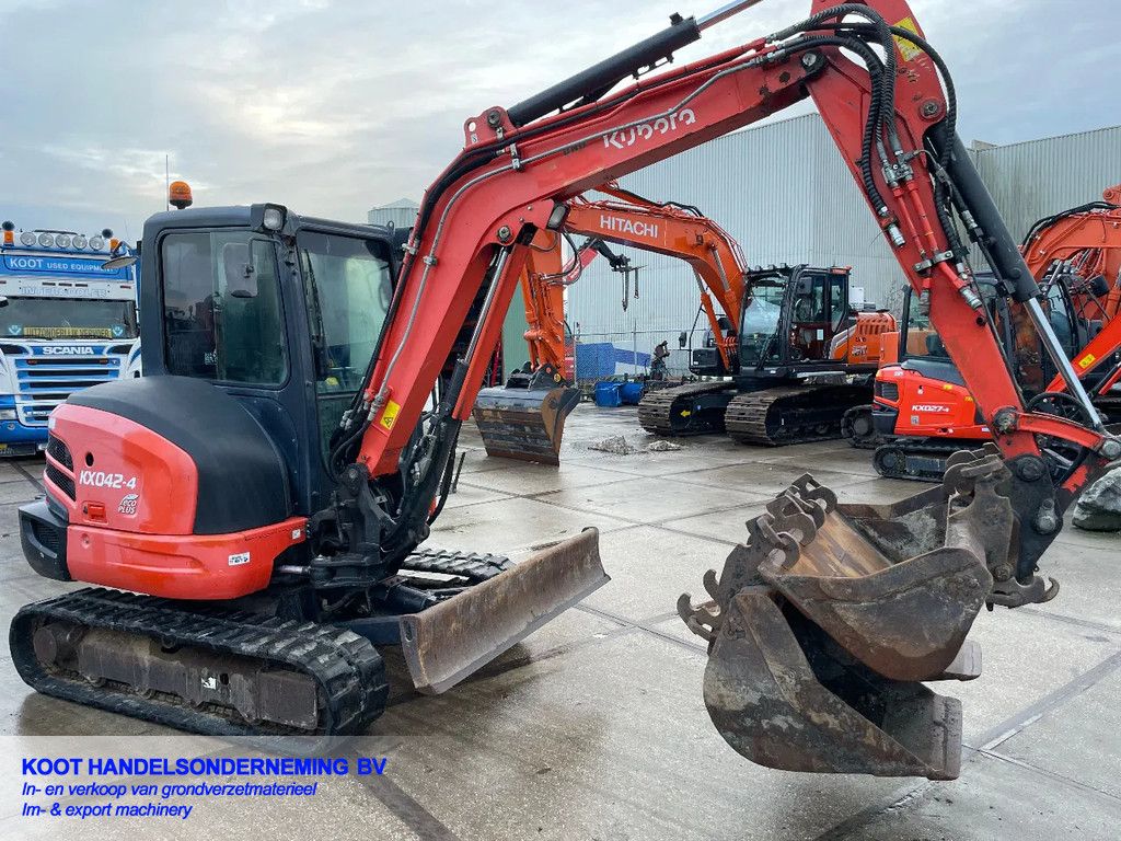 Kubota KX 042-4 3 Buckets
