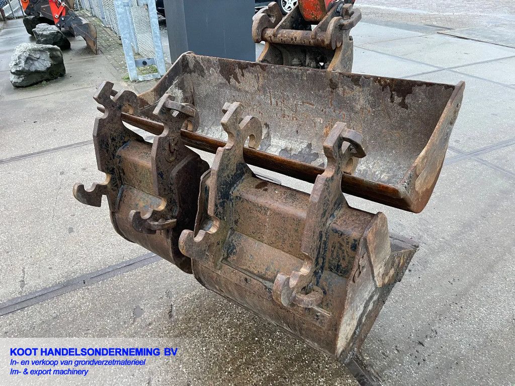 Kubota KX 042-4 3 Buckets