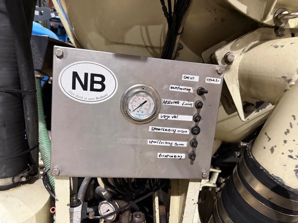 Veenhuis 36m3 Mestoplegger 6m3 Borger pomp VMA Bemonstering