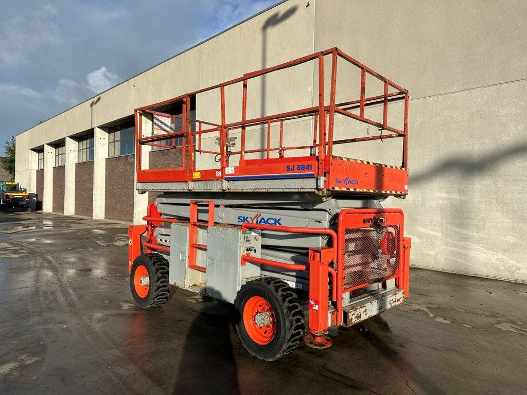 Scherenarbeitsbühne Skyjack SJ-8841E LPG 14,5 m 2009