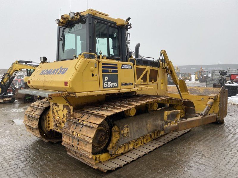 Komatsu D65PXI-18