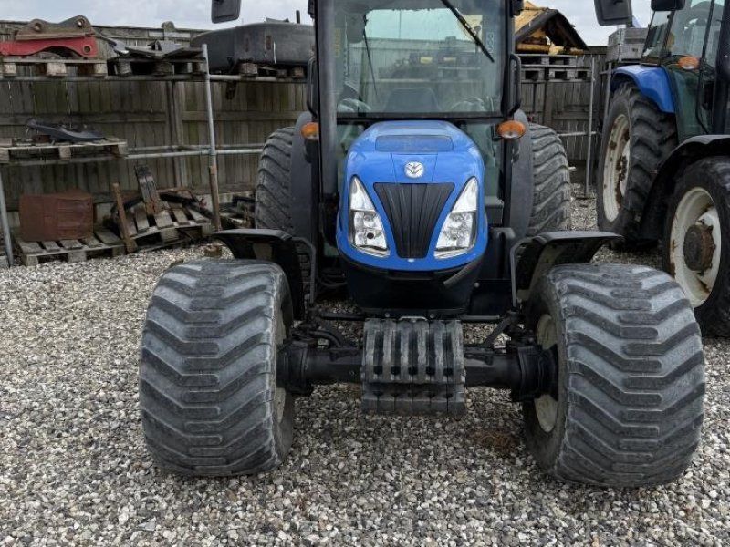 New Holland T4030F