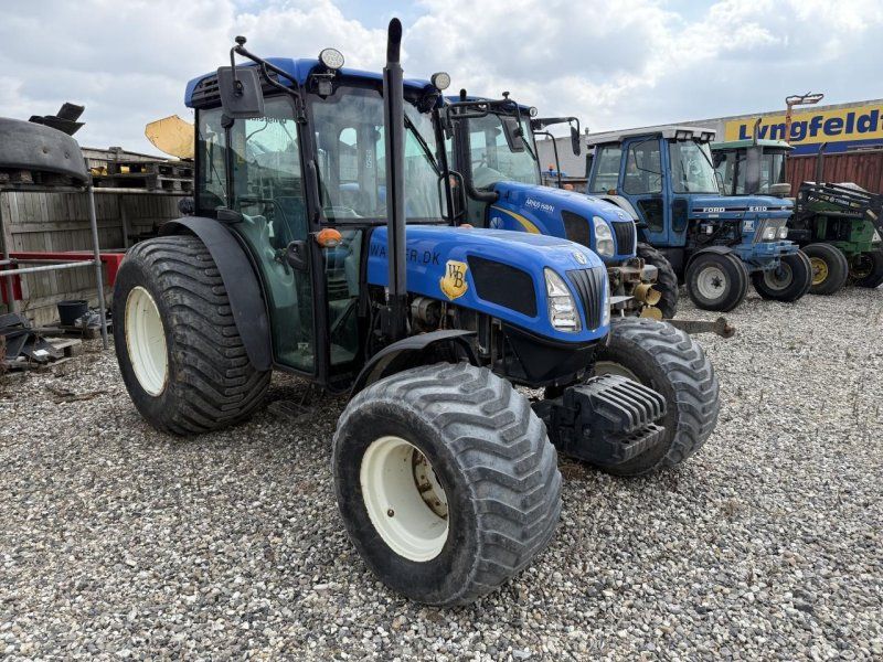 New Holland T4030F