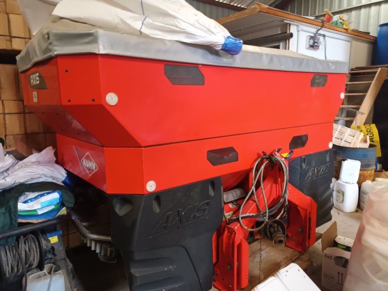 Kuhn Axis 40.2 M-EMC W VS Dynamic