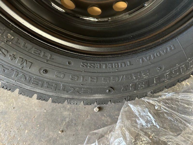 Winter Komplettrad 255/65 R16C 112/110 R