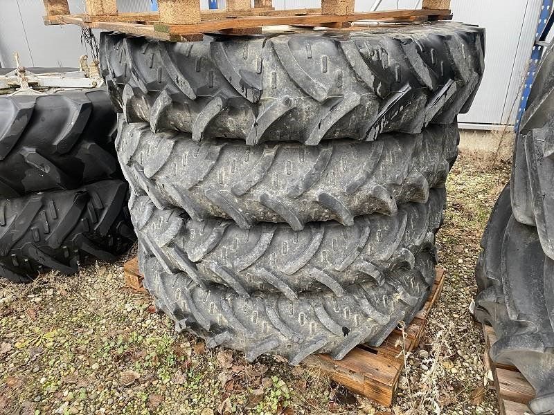 Kleber 420 85 R30 sowie 11,2 R 38 für JCB