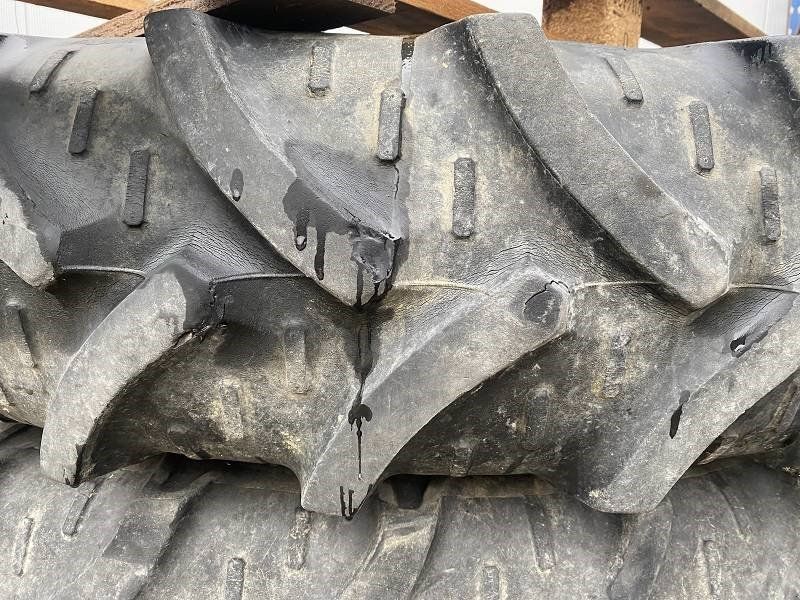 Kleber 420 85 R30 sowie 11,2 R 38 für JCB