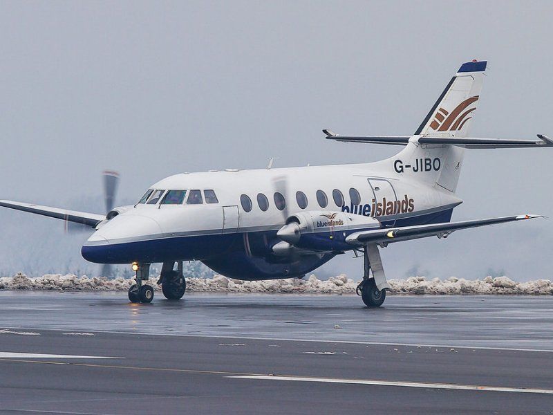 Mercedes-Benz Unimog , Jetstream 3200, echtes Flugzeug für Deko , Blickfang