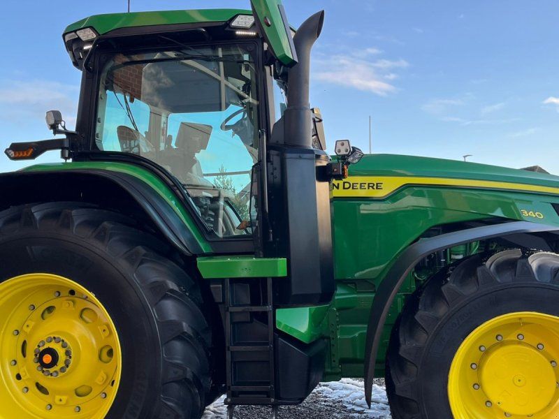 John Deere 8R340 Signature Edition