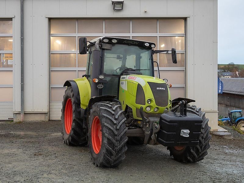 Claas Arion 540