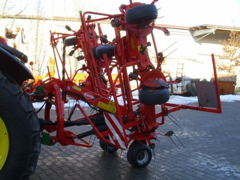 Kuhn GF 7702
