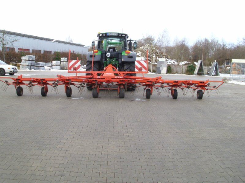 Kuhn GF 8702