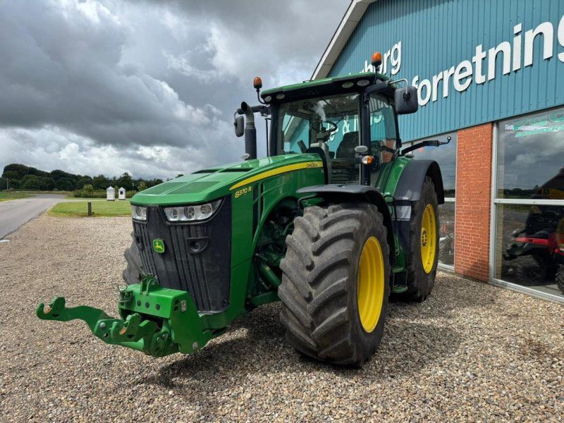 John Deere 8370R