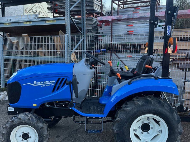New Holland BOOMER 25