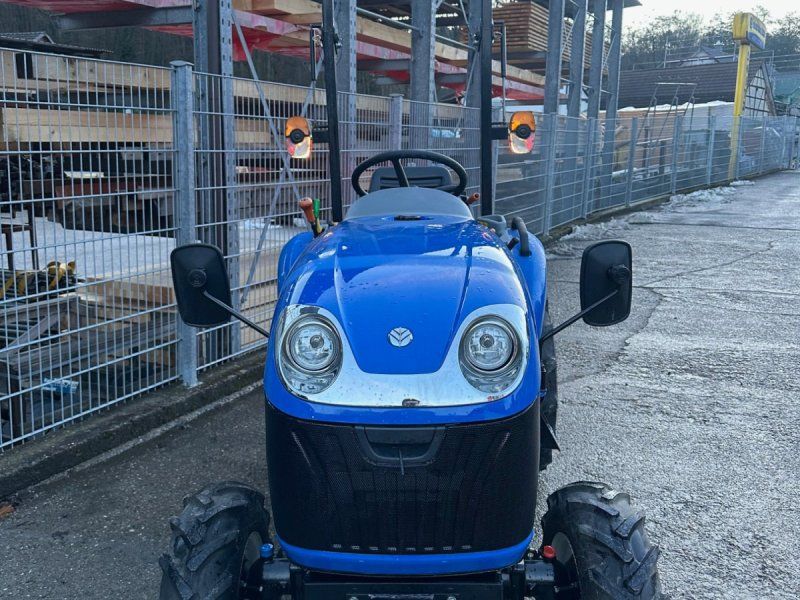 New Holland BOOMER 25