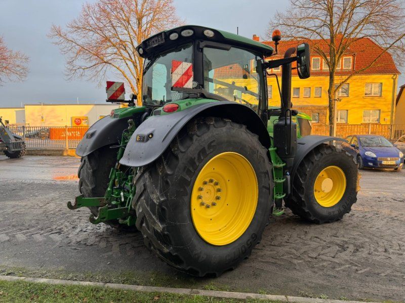 John Deere 6215R