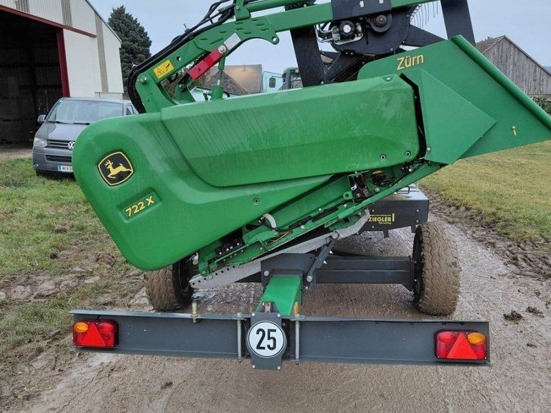 John Deere T560