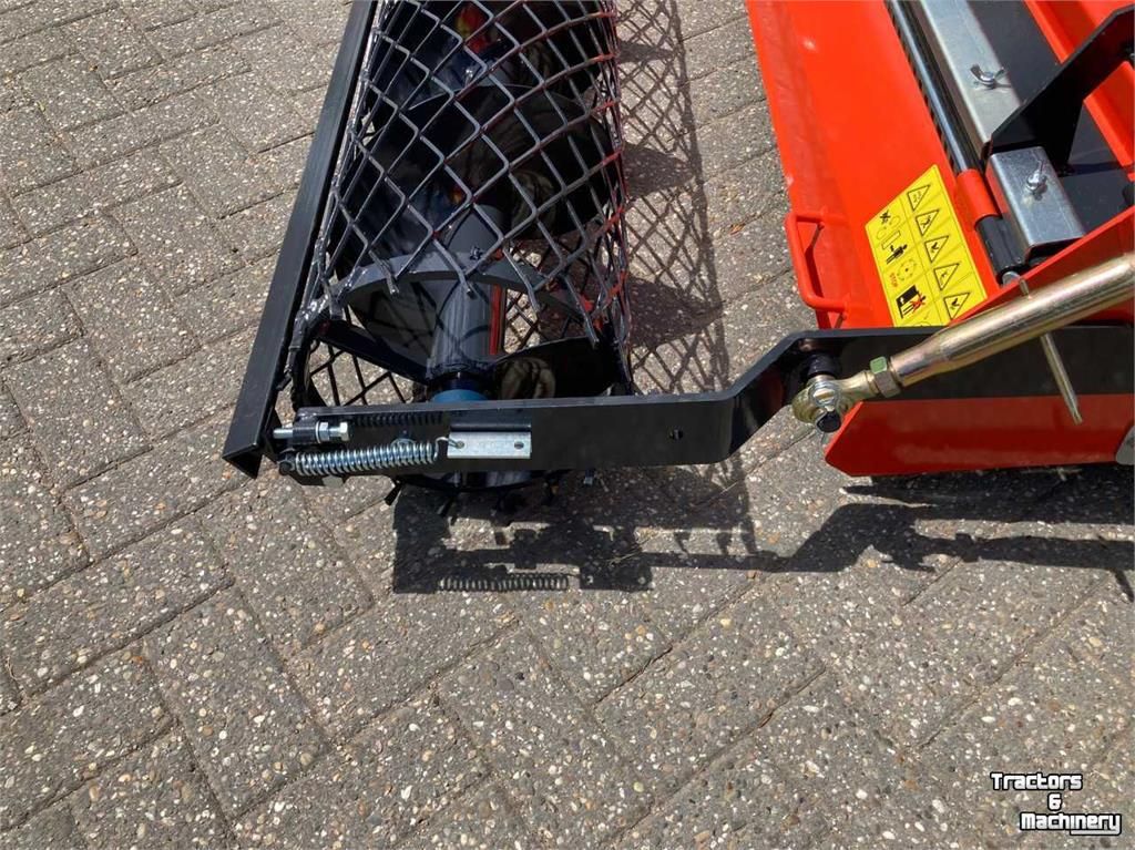 Boxer SB145 overtopfrees - grondfrees