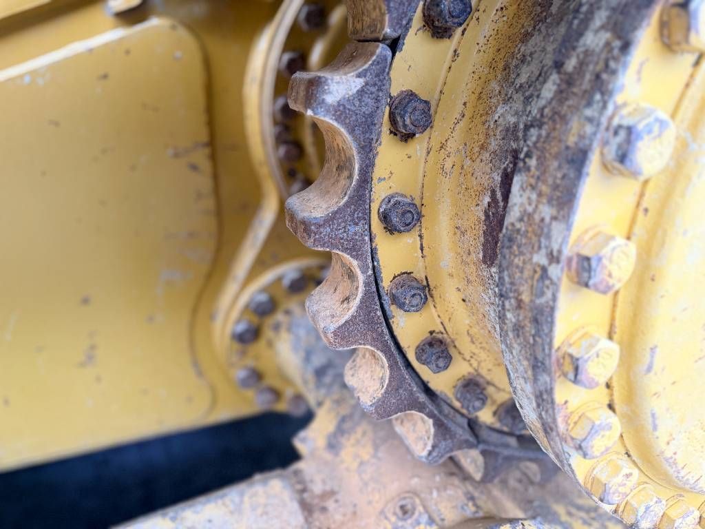 CAT D6N LGP - U/C 90% - Foldable blade - Ripper