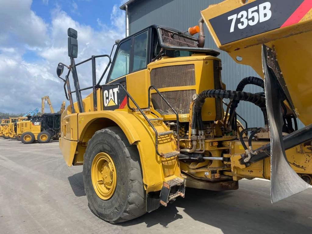 CAT 735B | 735