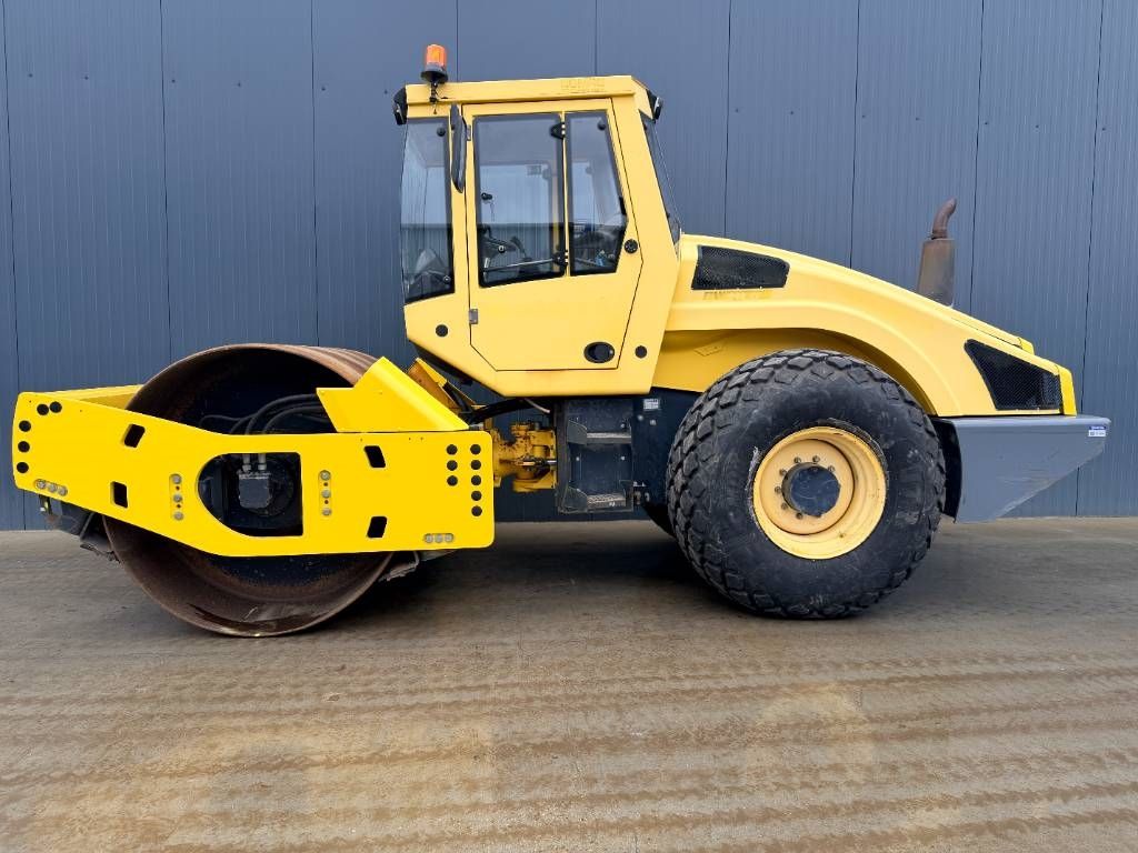 Bomag BW211D-4