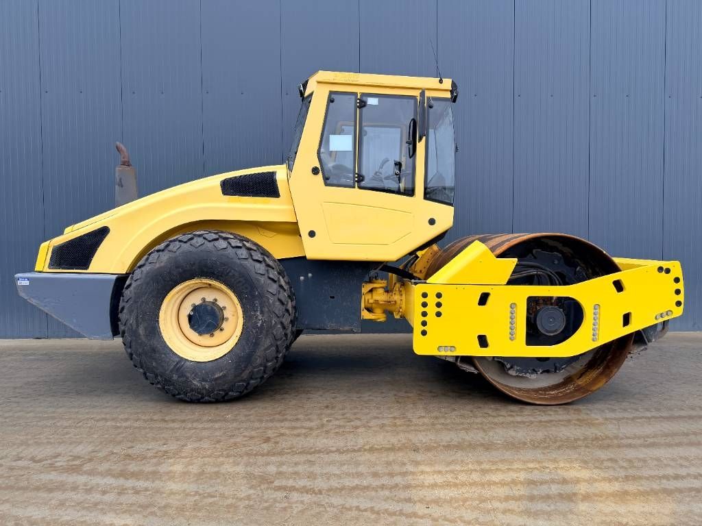 Bomag BW211D-4