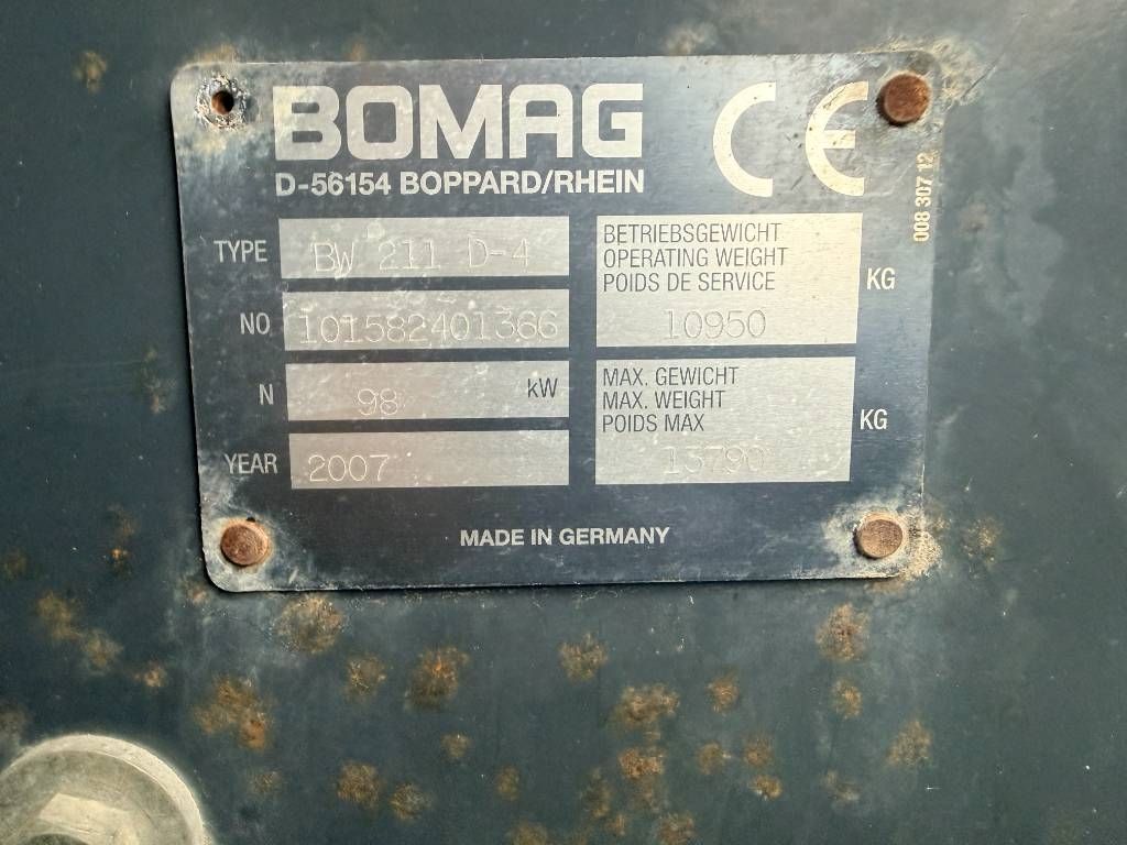 Bomag BW211D-4
