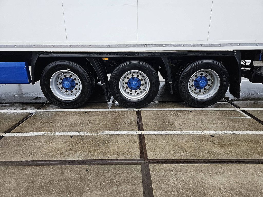 KRONE SD taillift carrier