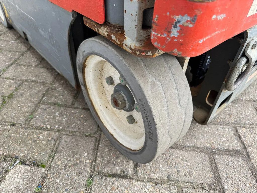 Skyjack SJ16 Hoogwerker Masthoogwerker